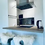 Apartment Urban Retreat By Sujukoto - 650m To Market Square *