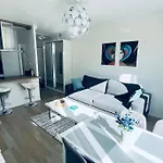 Apartment Urban Retreat By Sujukoto - 650m To Market Square Turku