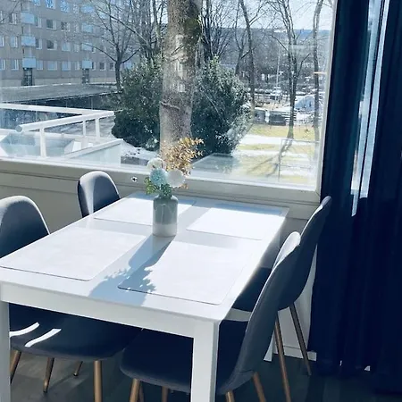 Urban Retreat By Sujukoto - 650m To Market Square 아파트