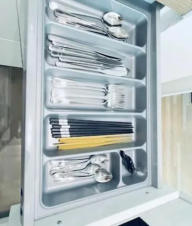 Urban Retreat By Sujukoto - 650m To Market Square Apartmán *